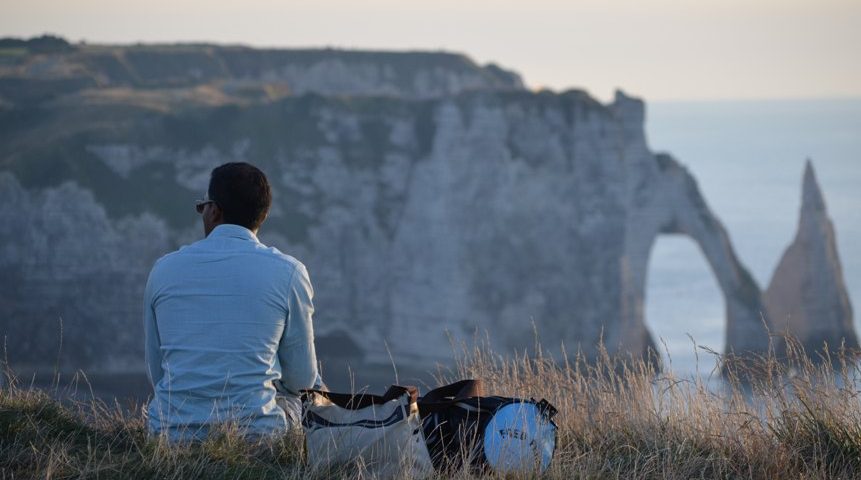 vacances et maison Normandie travaux - Kilyan Sockalingum Unsplash